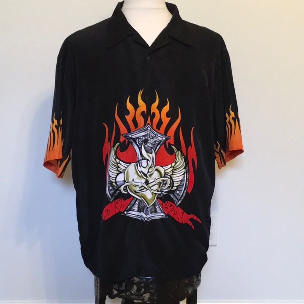 City Impact Mens Wings Heart Flame Short SlveShirt
